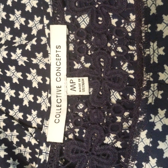 Collective concepts long sleeve blouse size medium - Picture 8 of 10